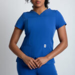 Bella 2 pockets V neck